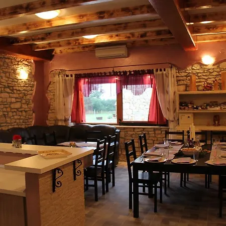 Casa Rustica krevet i doručak 4*