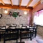 Casa Rustica Bed & Breakfast