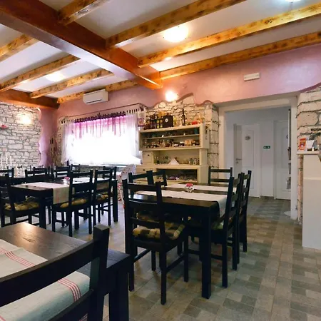 Couette-café Casa Rustica 4*